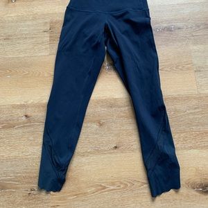 Lululemon Wunder Under Navy Size 4 Legging